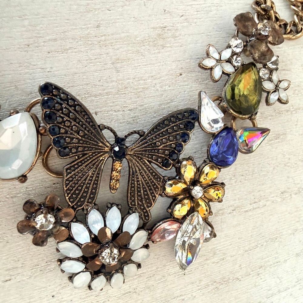 Statement Butterfly & Floral Bib Necklace Mixed Media Rhinestone Sequin Necklace - Picture 9 of 12